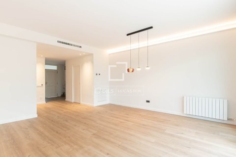 Villa for rent in Gava, Barcelona, Spain 4 bedrooms, 286 sq.m. No. 151029 - photo 10