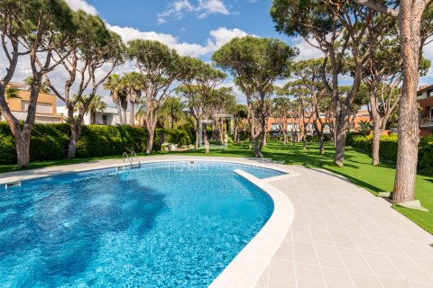 Villa for rent in Gava, Barcelona, Spain 4 bedrooms, 286 sq.m. No. 151029 - photo 2