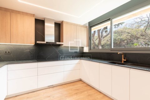 Villa for rent in Gava, Barcelona, Spain 4 bedrooms, 286 sq.m. No. 151029 - photo 6