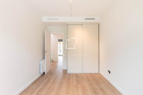 Villa for rent in Gava, Barcelona, Spain 4 bedrooms, 286 sq.m. No. 151029 - photo 11