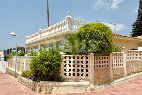 Villa for sale Callao Salvaje, Tenerife, Spain 3 bedrooms, 110 sq.m. No. 138601 - photo 3