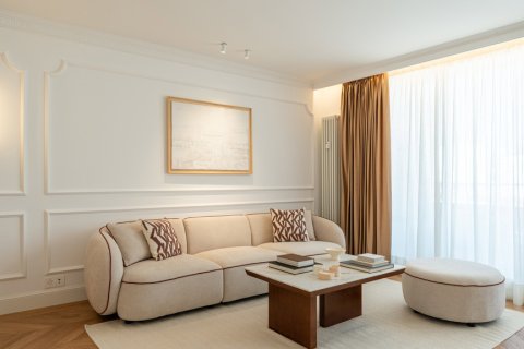 Takvåning till salu i Madrid, Spanien 2 sovrum, 126 kvm. Nr. 155960 - foto 3