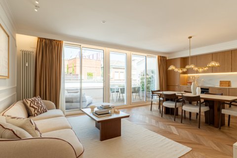 Продажа пентхауса в Мадрид, Испания 2 спальни, 126м2 №155960 - фото 9