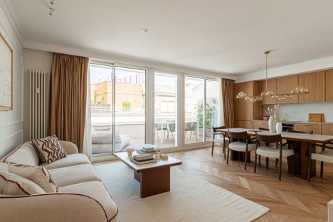 Продажа пентхауса в Мадрид, Испания 2 спальни, 126м2 №155960 - фото 8