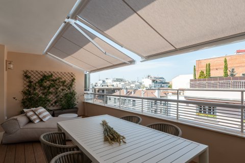 Takvåning till salu i Madrid, Spanien 2 sovrum, 126 kvm. Nr. 155960 - foto 2