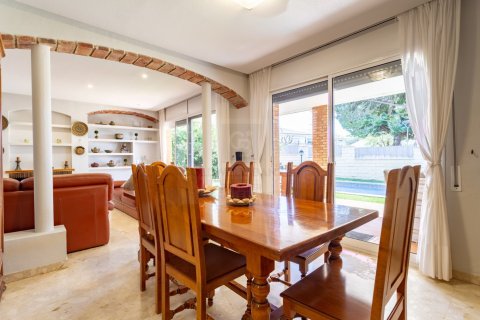 House for sale in Cambrils, Tarragona, Spain 4 bedrooms, 377 sq.m. No. 158930 - photo 7