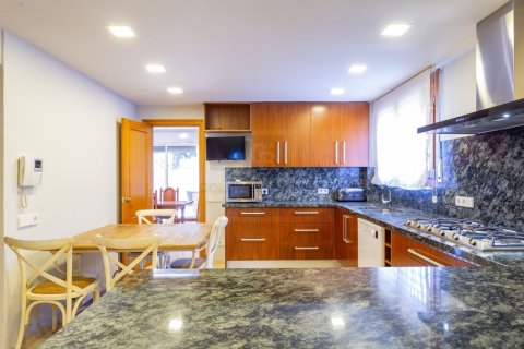 House for sale in Cambrils, Tarragona, Spain 4 bedrooms, 377 sq.m. No. 158930 - photo 16