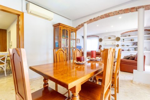 House for sale in Cambrils, Tarragona, Spain 4 bedrooms, 377 sq.m. No. 158930 - photo 8