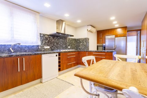 House for sale in Cambrils, Tarragona, Spain 4 bedrooms, 377 sq.m. No. 158930 - photo 12