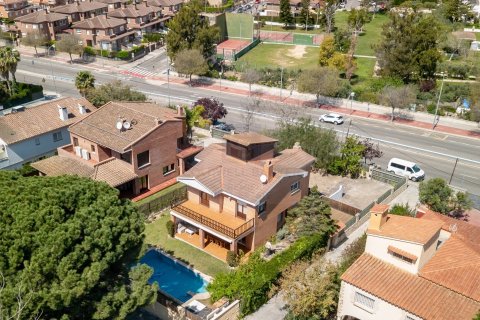 House for sale in Cambrils, Tarragona, Spain 4 bedrooms, 377 sq.m. No. 158930 - photo 3