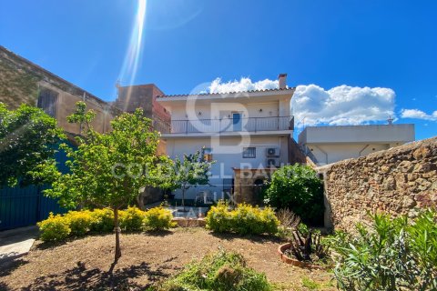 House for sale in Vilajuiga, Girona, Spain 4 bedrooms,  No. 158929 - photo 1