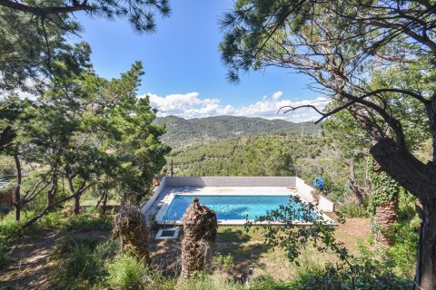 House for sale in Esplugues de Llobregat, Barcelona, Spain 3 bedrooms, 379 sq.m. No. 167732 - photo 2