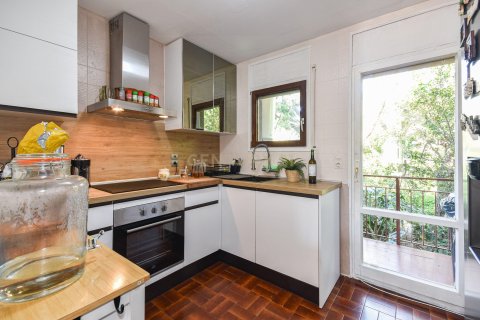 House for sale in Esplugues de Llobregat, Barcelona, Spain 3 bedrooms, 379 sq.m. No. 167732 - photo 9
