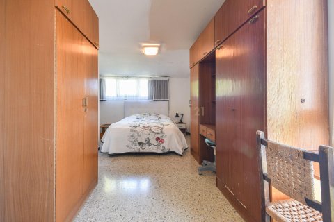 House for sale in Esplugues de Llobregat, Barcelona, Spain 3 bedrooms, 379 sq.m. No. 167732 - photo 20