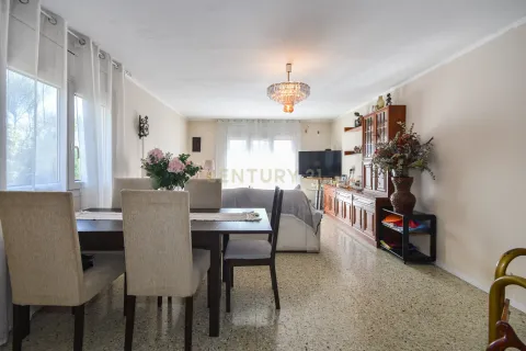 House for sale in Esplugues de Llobregat, Barcelona, Spain 3 bedrooms, 379 sq.m. No. 167732 - photo 10