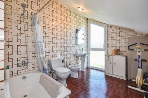 House for sale in Esplugues de Llobregat, Barcelona, Spain 3 bedrooms, 379 sq.m. No. 167732 - photo 25