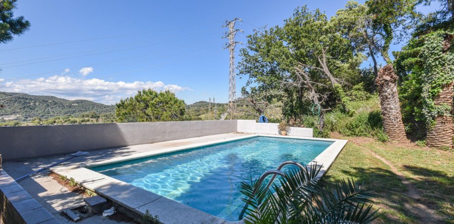 House in Esplugues de Llobregat, Barcelona, Spain 3 bedrooms, 379 sq.m. No. 167732