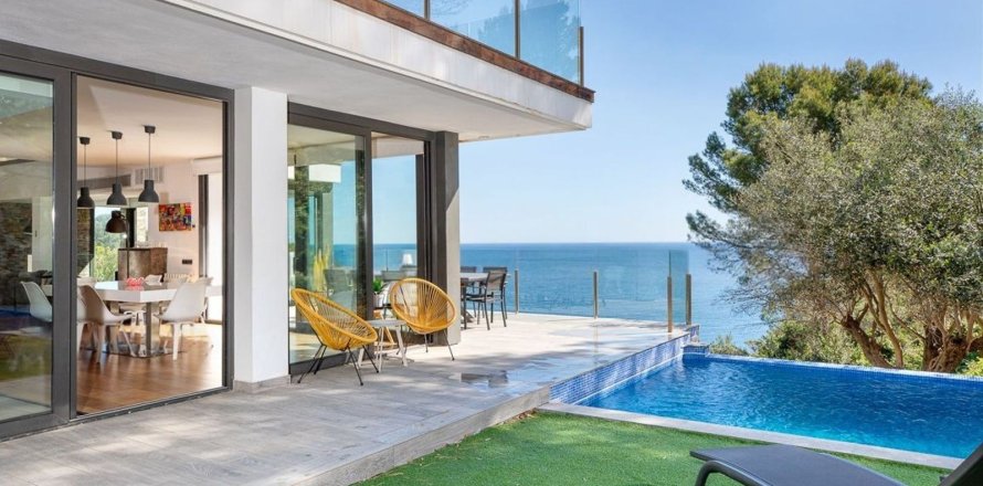Casa a Begur, Girona, Spagna 5 camere da letto, 480 mq. N° 167730