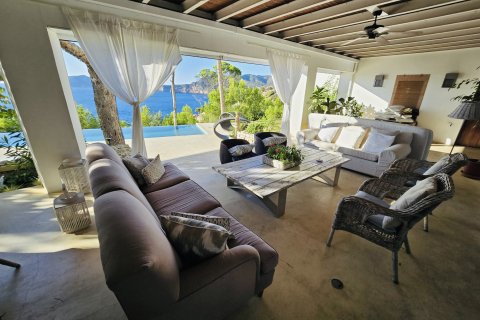 Villa for rent Port D'andratx, Mallorca, Spain 4 bedrooms, 350 sq.m. No. 137560 - photo 2