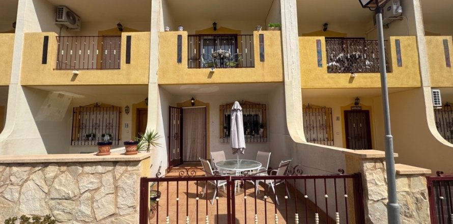 Radhus i Alicante, Spanien 3 sovrum, 80 kvm. Nr. 145354