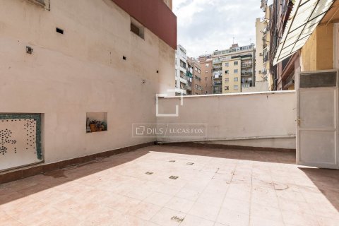Apartment for sale in Barcelona, Spain 4 bedrooms, 133 sq.m. No. 167987 - photo 30