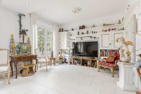 Apartment in Barcelona, Spain 4 bedrooms, 133 sq.m. No. 167987