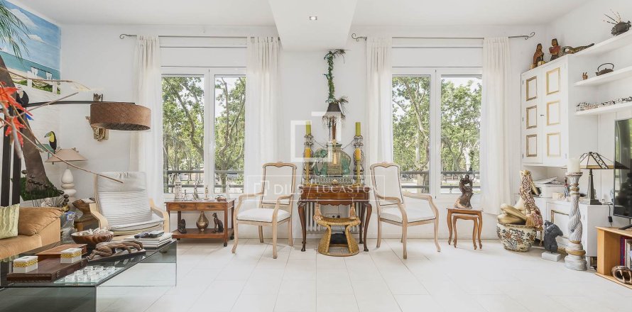 Apartament w Barcelona, Hiszpania 4 sypialnie, 133 mkw. nr 167987