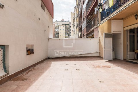 Apartment for sale in Barcelona, Spain 4 bedrooms, 133 sq.m. No. 167987 - photo 29