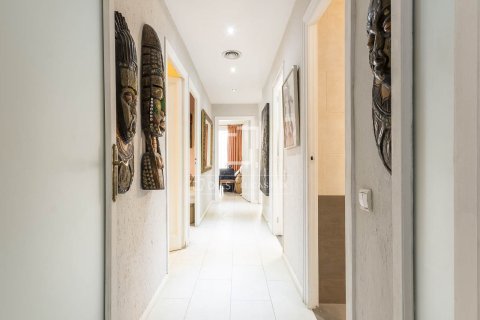 Apartment for sale in Barcelona, Spain 4 bedrooms, 133 sq.m. No. 167987 - photo 14
