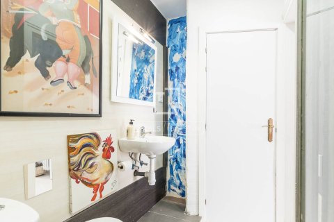 Apartment for sale in Barcelona, Spain 4 bedrooms, 133 sq.m. No. 167987 - photo 28
