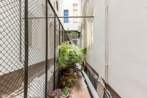 Apartment for sale in Barcelona, Spain 4 bedrooms, 133 sq.m. No. 167987 - photo 25
