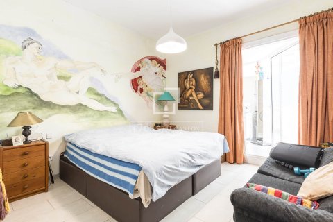 Apartment for sale in Barcelona, Spain 4 bedrooms, 133 sq.m. No. 167987 - photo 17