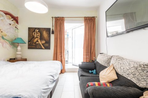 Apartment for sale in Barcelona, Spain 4 bedrooms, 133 sq.m. No. 167987 - photo 18