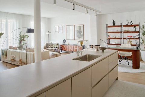 Huoneisto myytävänä Barcelona, Espanja, 2 makuuhuonetta, 94 m2 No. 167990 - kuva 11