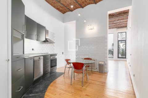 Apartment for sale in Barcelona, Spain 3 bedrooms, 148 sq.m. No. 167988 - photo 18