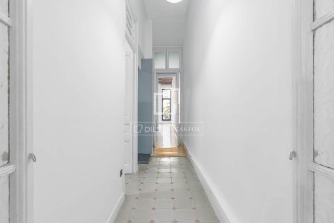 Apartment for sale in Barcelona, Spain 3 bedrooms, 148 sq.m. No. 167988 - photo 13