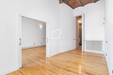 Apartment for sale in Barcelona, Spain 3 bedrooms, 148 sq.m. No. 167988 - photo 27