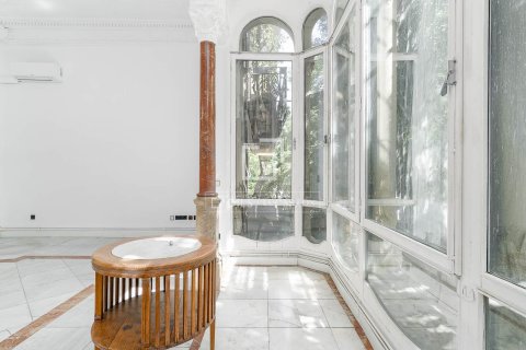 Apartment for sale in Barcelona, Spain 3 bedrooms, 148 sq.m. No. 167988 - photo 7