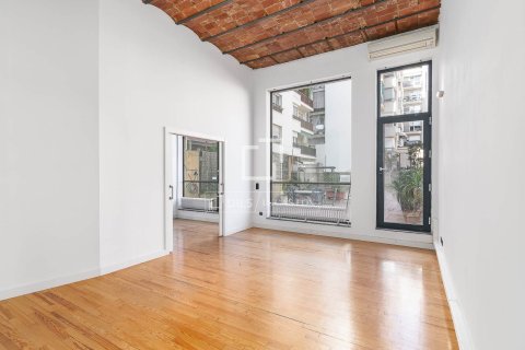 Apartment for sale in Barcelona, Spain 3 bedrooms, 148 sq.m. No. 167988 - photo 24