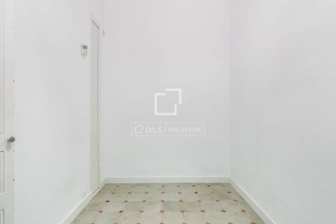 Apartment for sale in Barcelona, Spain 3 bedrooms, 148 sq.m. No. 167988 - photo 16
