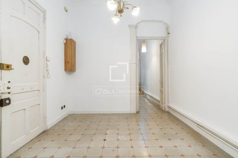 Apartment for sale in Barcelona, Spain 3 bedrooms, 148 sq.m. No. 167988 - photo 12