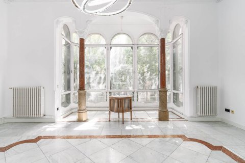 Apartment for sale in Barcelona, Spain 3 bedrooms, 148 sq.m. No. 167988 - photo 5