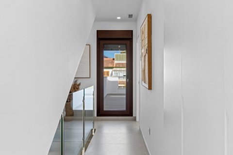 Villa à vendre à Pilar de la Horadada, Alicante, Espagne, 4 chambres,  No. 173928 - photo 8