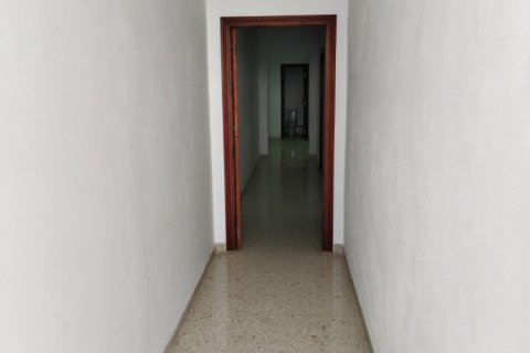 Liikekiinteistö vuokrattavana Ecija, Seville, Espanja, 4 makuuhuonetta, 85 m2 No. 152239 - kuva 2