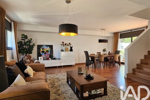 Talo vuokrattavana Sant Pere de Ribes, Barcelona, Espanja, 4 makuuhuonetta, 323 m2 No. 152241 - kuva 4