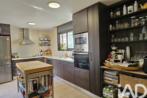 Talo vuokrattavana Sant Pere de Ribes, Barcelona, Espanja, 4 makuuhuonetta, 323 m2 No. 152241 - kuva 6