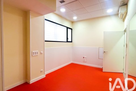 Liikekiinteistö vuokrattavana Madrid, Espanja, 5 makuuhuonetta, 120 m2 No. 152242 - kuva 3