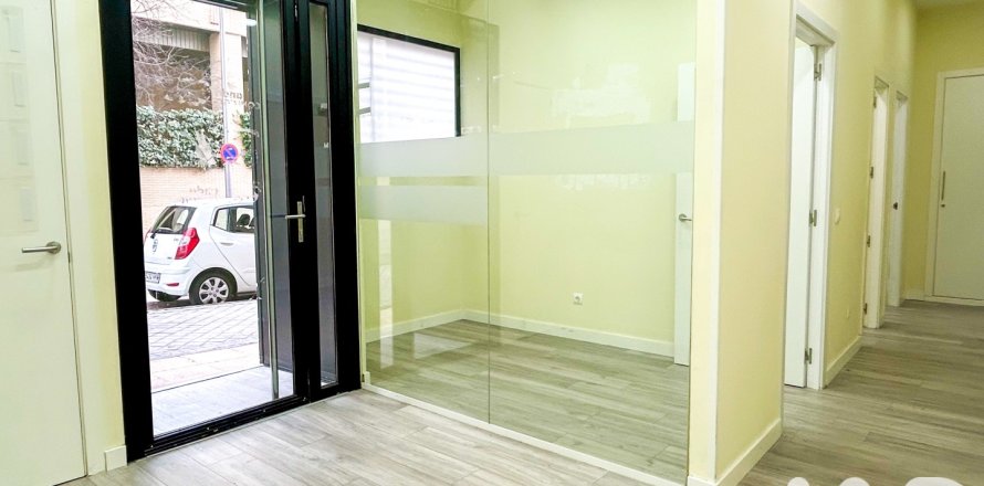 Коммерческая недвижимость в Мадрид, Испания 5 спален, 120м2 №152242