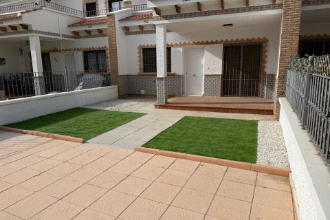 Villetta a schiera a Villamartin, Alicante, Spagna 3 camere da letto, 150 mq. N° 148404