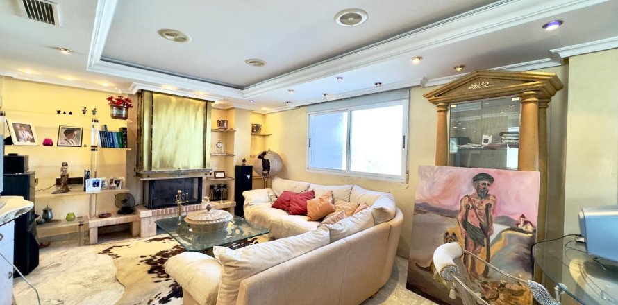 Appartamento a Torrevieja, Alicante, Spagna 2 camere da letto, 195 mq. N° 148407